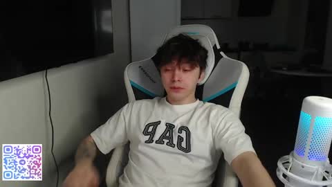 Jayce online show from April 29, 1:43 am