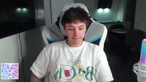 Snapshot of jayce_icestone chatting on July 25, 4:26 pm Jayce online show from July 25, 4:26 pm