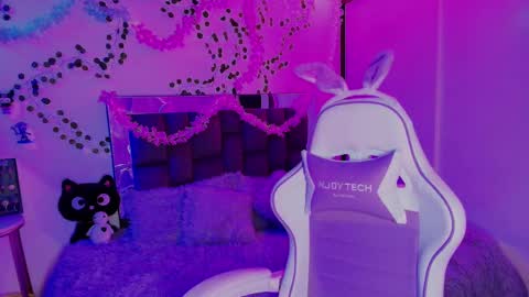 Snapshot of jayden_cournikovaa chatting on February 12, 12:05 am Jayen online show from February 12, 12:05 am