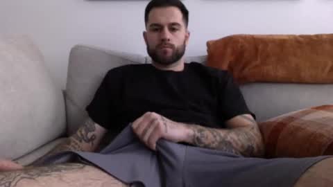 Snapshot of jayg333 chatting on February 21, 9:54 pm jayg333 online show from February 21, 9:54 pm