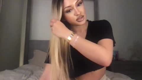 Snapshot of jaylababy24 chatting on October 5, 5:28 am Jayla online show from October 5, 5:28 am