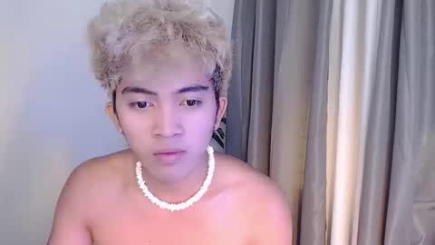 jaysee_hugecox online show from May 24, 3:11 am