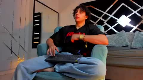 Snapshot of jaytaylorr chatting on June 27, 11:37 am Jay Taylor online show from June 27, 11:37 am