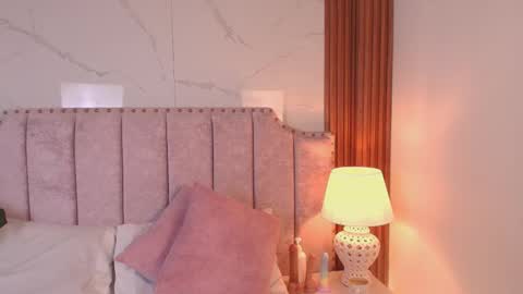 Snapshot of jazmin_606 chatting on December 1, 8:25 pm Jazmin online show from December 1, 8:25 pm