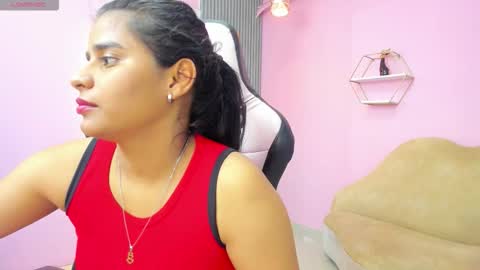 jazmin  online show from October 10, 11:20 am