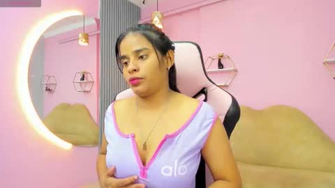 jazmin  online show from October 11, 10:47 am