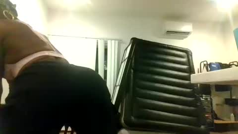 Snapshot of jazzystelo0 chatting on October 11, 5:28 am Jazzystelo online show from October 11, 5:28 am