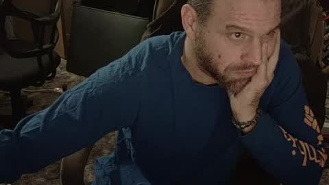 Snapshot of jbvgjjj chatting on December 5, 11:16 am dookie online show from December 5, 11:16 am