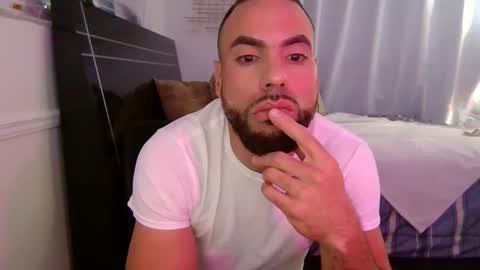 JcMax305 online show from March 12, 1:19 pm