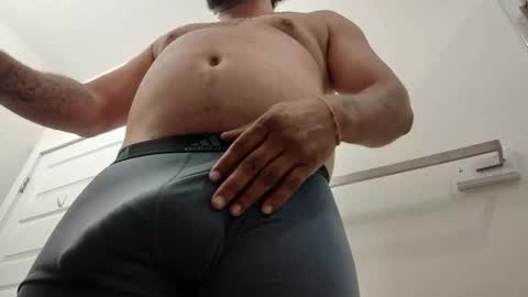 Snapshot of jdeez031 chatting on April 9, 9:53 pm strokegamecrazy online show from April 9, 9:53 pm