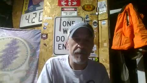 Snapshot of jdgiddy69 chatting on April 26, 3:04 am jdgiddy69 online show from April 26, 3:04 am