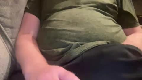 Snapshot of jdog31982 chatting on February 19, 2:33 am jdog31982 online show from February 19, 2:33 am