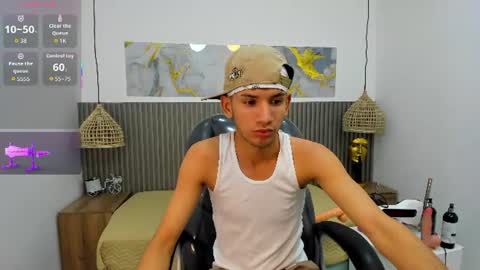 jdwhite18 online show from June 22, 4:31 am
