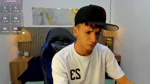 Snapshot of jdwhite18 chatting on July 20, 5:22 am jdwhite18 online show from July 20, 5:22 am