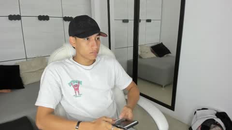 Snapshot of jean_bllack chatting on October 24, 11:17 am Jean Bllack online show from October 24, 11:17 am