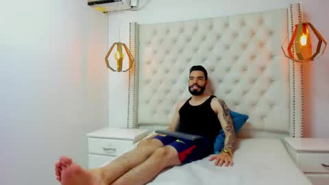 JEAN online show from April 25, 7:44 pm