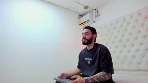 JEAN online show from April 30, 1:28 pm
