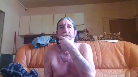 Snapshot of jeanclaude1959 chatting on July 19, 10:19 am jeanclaude1959 online show from July 19, 10:19 am