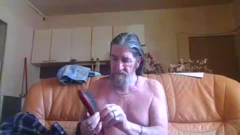 Snapshot of jeanclaude1959 chatting on August 6, 9:33 am jeanclaude1959 online show from August 6, 9:33 am
