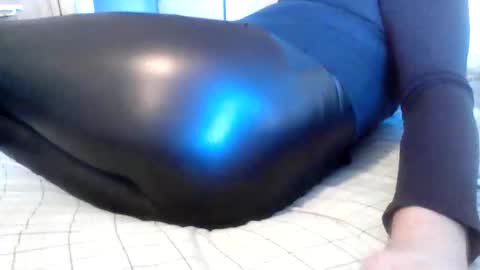 Snapshot of jeanlovesleggings chatting on October 16, 10:00 pm Jean online show from October 16, 10:00 pm