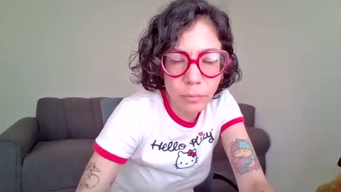 jeanneduval8888 online show from June 5, 11:10 pm