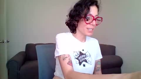 jeanneduval8888 online show from June 6, 9:52 pm