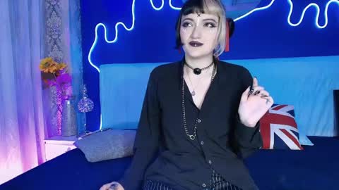 Snapshot of jeannesabatier chatting on May 21, 7:43 pm Jean online show from May 21, 7:43 pm