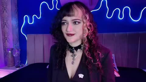 Snapshot of jeannesabatier chatting on May 26, 7:54 pm Jean online show from May 26, 7:54 pm