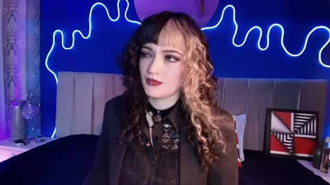 Snapshot of jeannesabatier chatting on May 28, 7:44 pm Jean online show from May 28, 7:44 pm