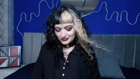 Snapshot of jeannesabatier chatting on June 3, 8:03 pm Jean online show from June 3, 8:03 pm
