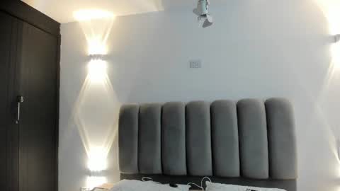 Snapshot of jeannewilliams_ chatting on June 10, 12:04 pm Jeanne Williams online show from June 10, 12:04 pm
