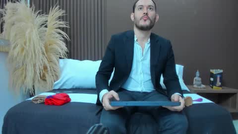 Snapshot of jeanpiere02 chatting on February 11, 2:27 am Jeanpiere online show from February 11, 2:27 am