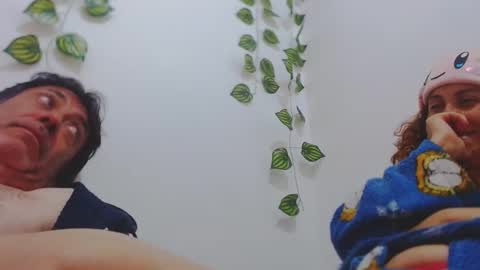 Snapshot of jeans_and_emma chatting on March 3, 6:48 am jeans_and_emma online show from March 3, 6:48 am