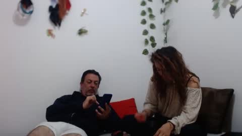 Snapshot of jeans_and_emma chatting on March 6, 12:21 am jeans_and_emma online show from March 6, 12:21 am