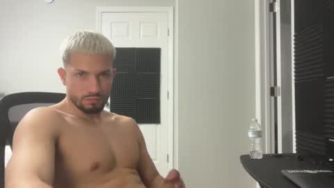 Snapshot of jeanwhitebianco chatting on April 30, 11:42 pm jeanwhitebianco online show from April 30, 11:42 pm