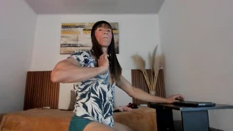 Snapshot of jeanys_sneider chatting on May 10, 4:39 am Jeays online show from May 10, 4:39 am