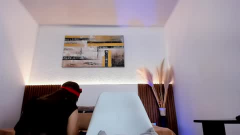 Snapshot of jeanys_sneider chatting on May 30, 6:43 am Jeays online show from May 30, 6:43 am