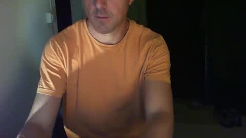 Snapshot of jef74700 chatting on May 5, 4:09 am Jrme online show from May 5, 4:09 am