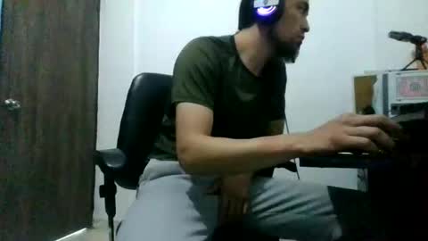 Snapshot of jeff12012 chatting on November 17, 9:09 pm Jeff12012 online show from November 17, 9:09 pm