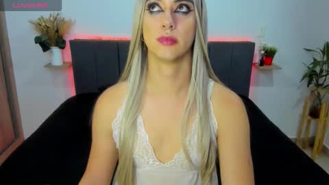  ashley   online show from November 8, 8:25 am