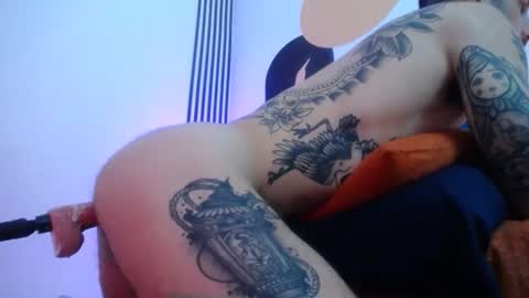 Snapshot of jeff_cube chatting on June 4, 4:51 am Jeff and Mugi Independent model online show from June 4, 4:51 am