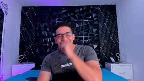 Snapshot of jeffdaltton chatting on November 19, 8:09 pm Jeff online show from November 19, 8:09 pm