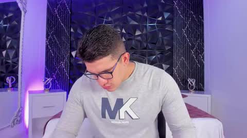 Snapshot of jeffdaltton chatting on December 1, 8:25 pm Jeff online show from December 1, 8:25 pm