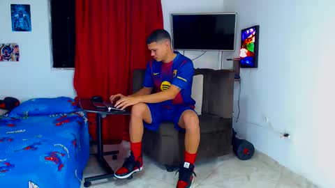 Snapshot of jeffer21_hot chatting on May 9, 6:40 am jeffer21_hot online show from May 9, 6:40 am