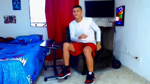 Snapshot of jeffer21_hot chatting on May 13, 11:07 am jeffer21_hot online show from May 13, 11:07 am