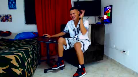 Snapshot of jeffer21_hot chatting on May 27, 5:59 am jeffer21_hot online show from May 27, 5:59 am