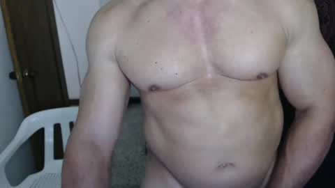 Snapshot of jefmuscletw chatting on January 30, 7:15 pm brayam online show from January 30, 7:15 pm