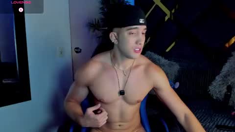 Snapshot of jeicob_stone1 chatting on July 12, 1:29 am JEICOB STONE online show from July 12, 1:29 am
