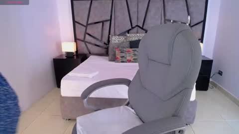 Snapshot of jeinnovemontenegr0 chatting on May 22, 12:00 pm jeinnovemontenegr0 online show from May 22, 12:00 pm