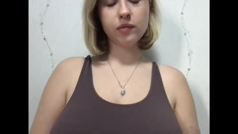 Inna  online show from December 5, 8:34 am